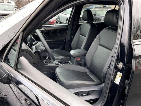 Used 2023 Volkswagen Tiguan SE R-Line image 24