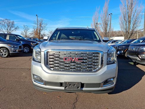 Used 2019 GMC Yukon XL Denali w/ Denali Ultimate Package image 2