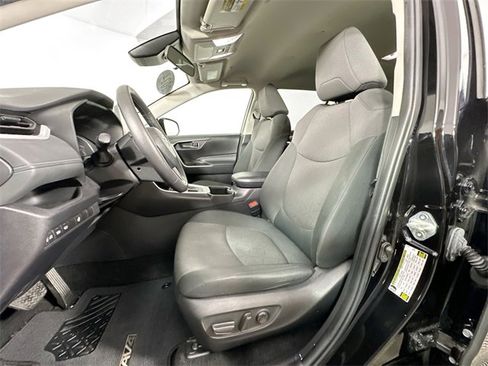 Used 2024 Toyota RAV4 XLE image 18