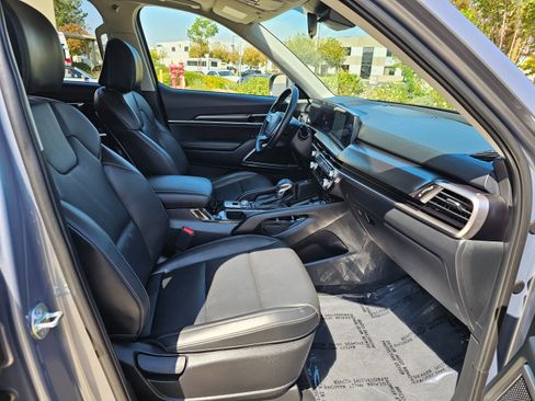 Used 2025 Kia Telluride S image 34