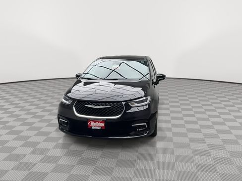 Used 2025 Chrysler Pacifica Select FWD image 33