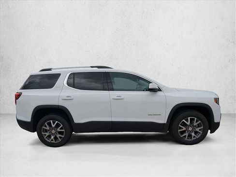 Used 2023 GMC Acadia SLT image 4