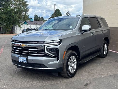 Used 2025 Chevrolet Tahoe LT AWD/4WD image 12