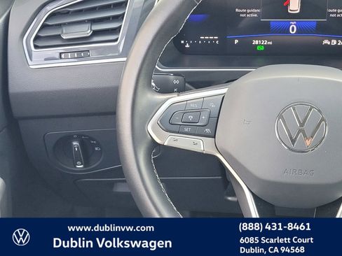 Certified 2024 Volkswagen Tiguan SE image 14