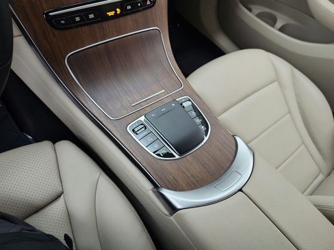 Used 2021 Mercedes-Benz GLC 300 image 12