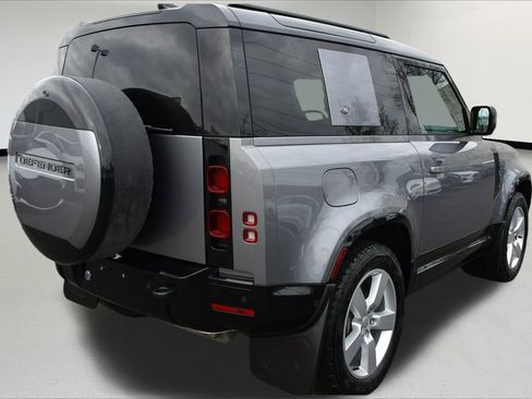 Used 2024 Land Rover Defender 90 X-Dynamic SE image 5