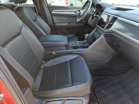 Used 2021 Volkswagen Atlas Cross Sport SE w/ Panoramic Sunroof Package image 27