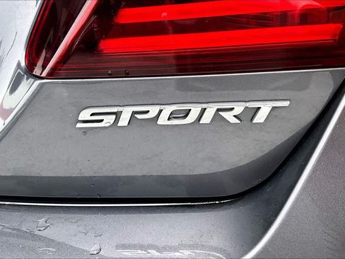 Used 2017 Honda Accord Sport image 10