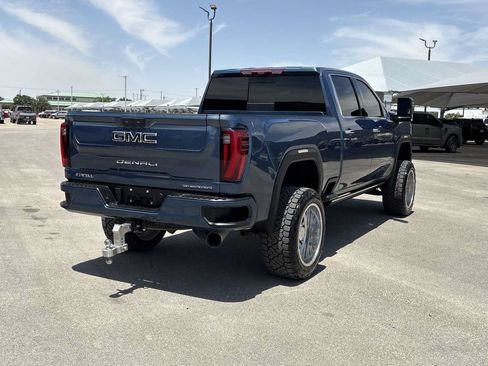 Used 2025 GMC Sierra 2500 Denali Ultimate AWD/4WD image 8