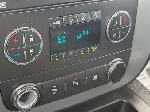 Used 2011 Chevrolet Tahoe LT image 20