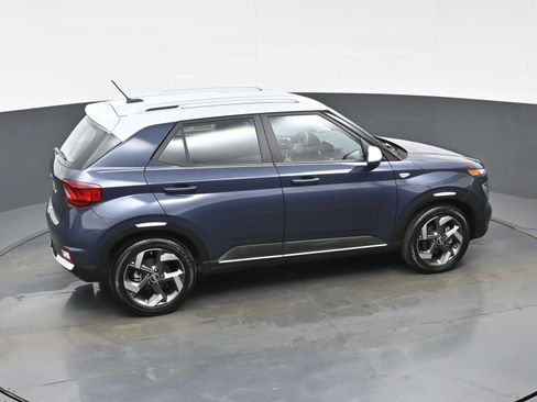 Certified 2025 Hyundai Venue Limited image 38
