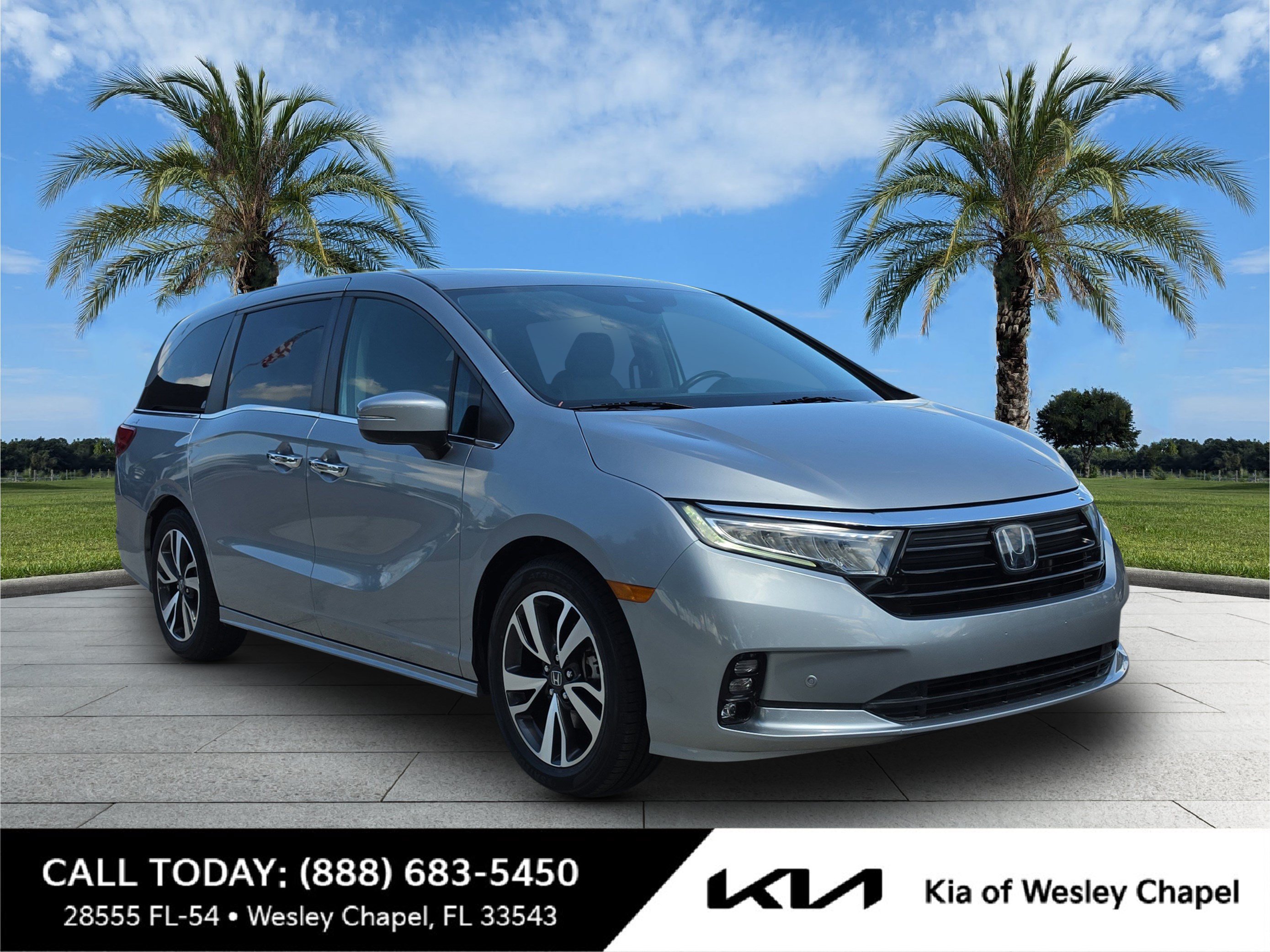 Used 2021 Honda Odyssey Touring image 1