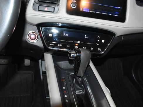 Used 2019 Honda HR-V Touring image 22