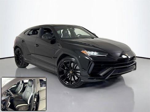 Used 2023 Lamborghini Urus S image 2