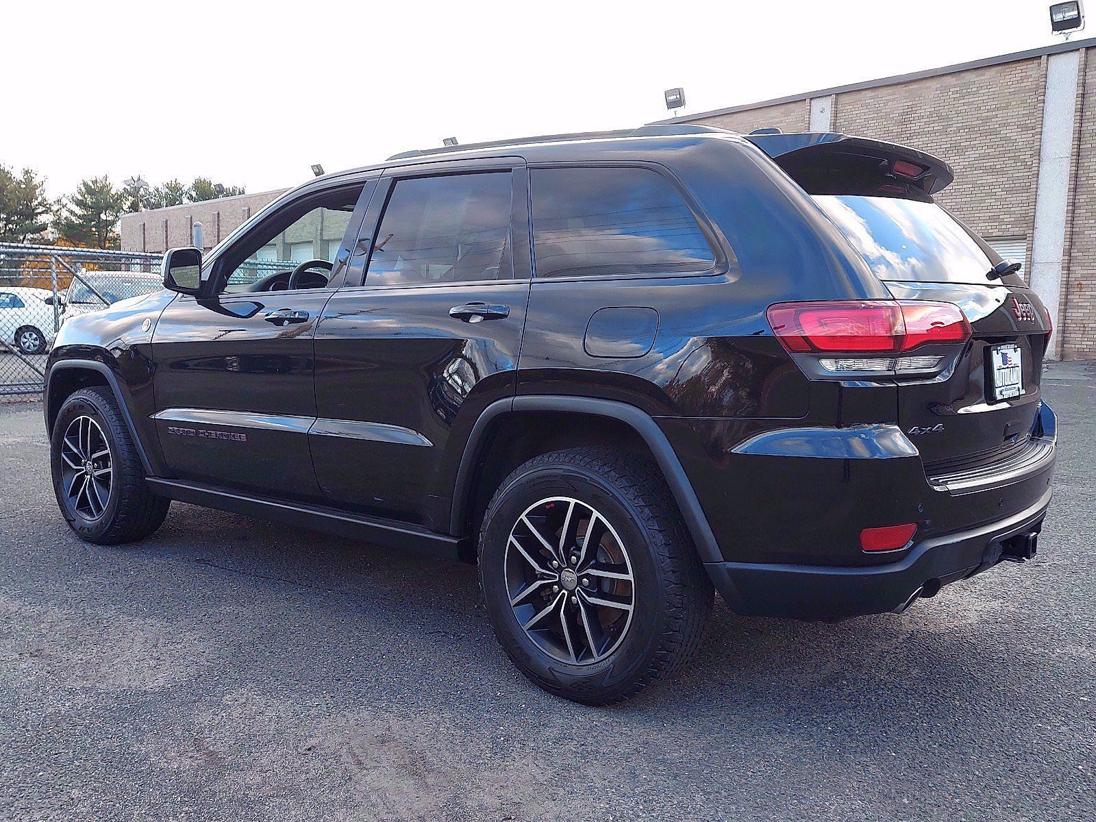 Used 2018 Jeep Grand Cherokee Trailhawk AWD/4WD image 4