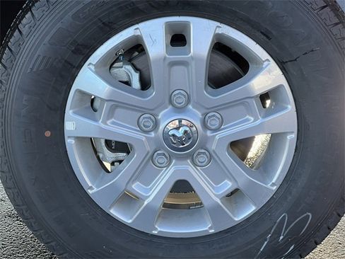 New 2024 RAM ProMaster 3500 w/ Quick Order Package 22G SLT image 8