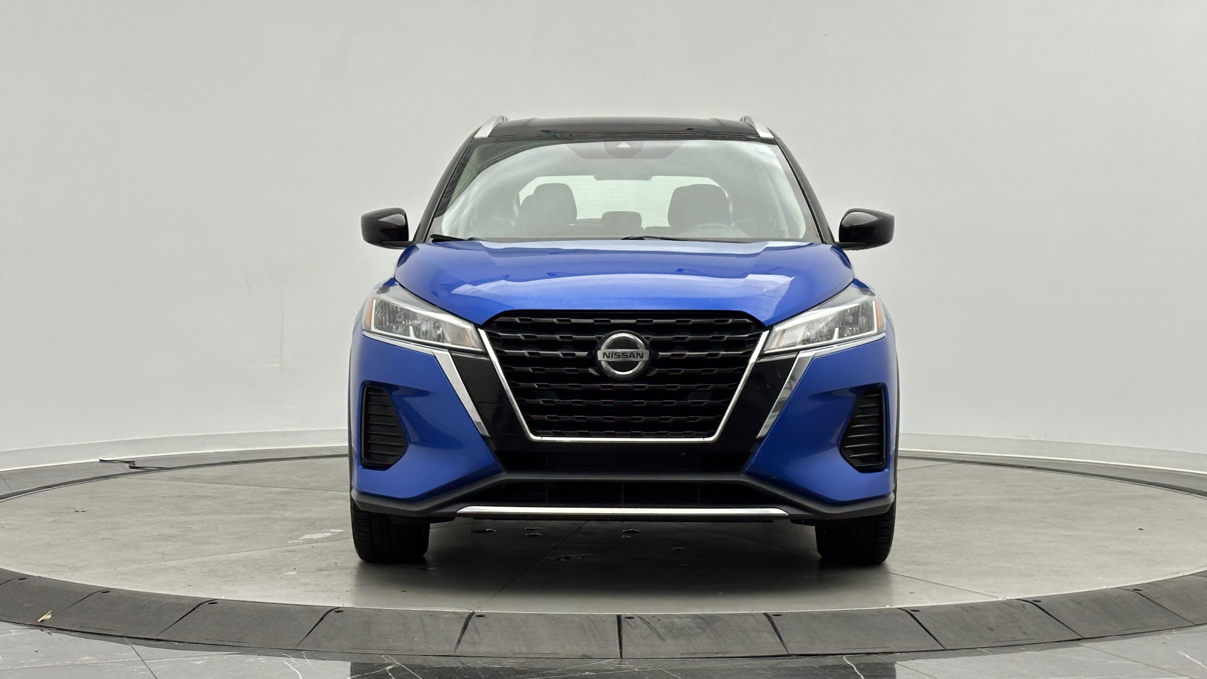Used 2021 Nissan Kicks SV FWD image 2