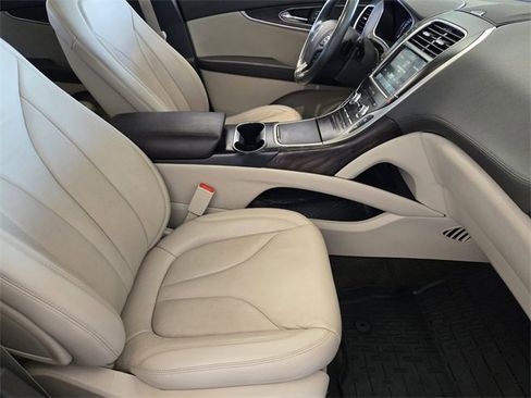 Used 2017 Lincoln MKX Select w/ Select Plus Package image 15