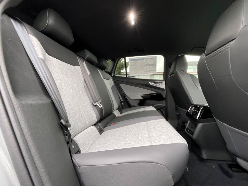 New 2026 Volkswagen ID.4 Pro AWD/4WD image 15