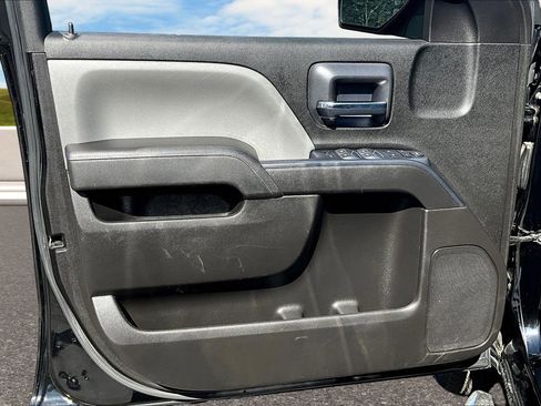 Used 2018 Chevrolet Silverado 1500 Custom w/ Custom Value Package image 13