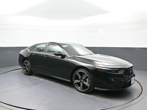 Used 2023 Honda Accord Sport image 4
