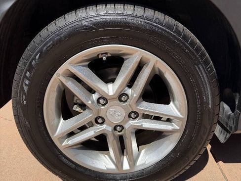 Used 2019 Hyundai Kona SE FWD image 26