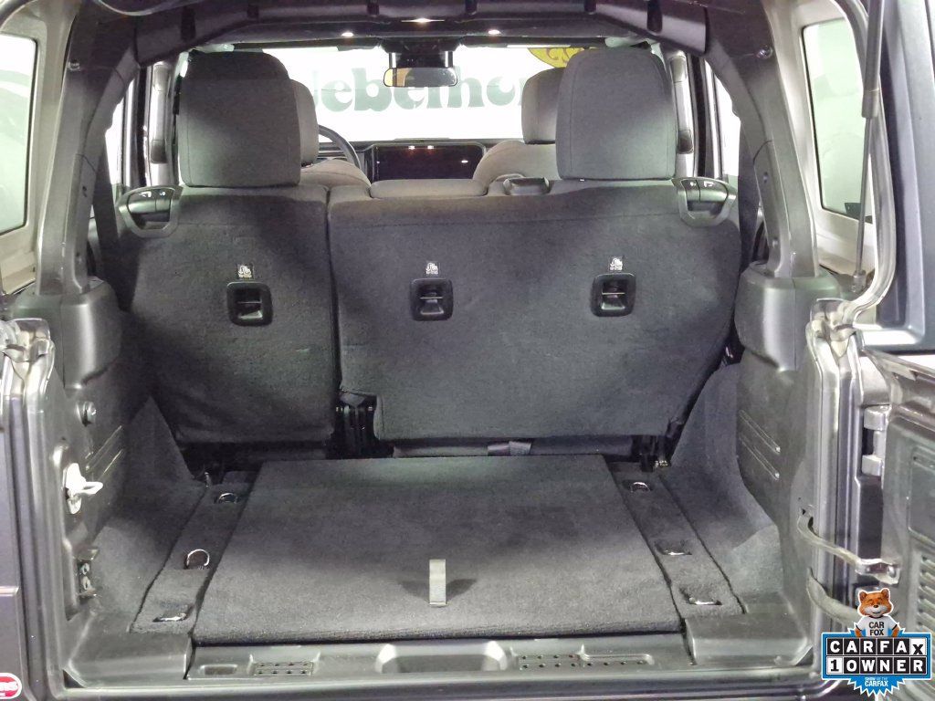 Used 2025 Jeep Wrangler Unlimited Rubicon AWD/4WD image 28