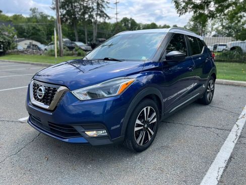 Used 2020 Nissan Kicks SR FWD image 3