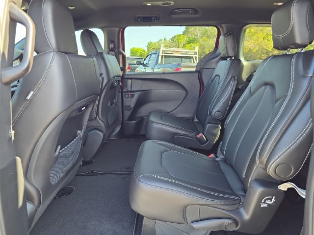 New 2026 Chrysler Pacifica Select w/ S Appearance Package FWD image 13