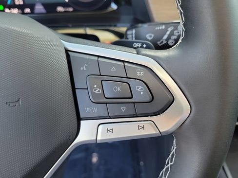 Certified 2024 Volkswagen Atlas SE FWD image 23