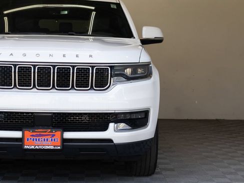 Used 2022 Jeep Wagoneer Series I AWD/4WD image 5