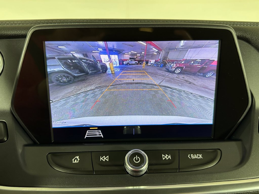 Used 2020 Chevrolet Blazer LT FWD image 17