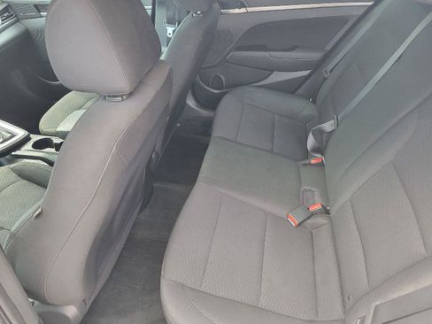 Used 2019 Hyundai Elantra SEL w/ Cargo Package FWD image 6