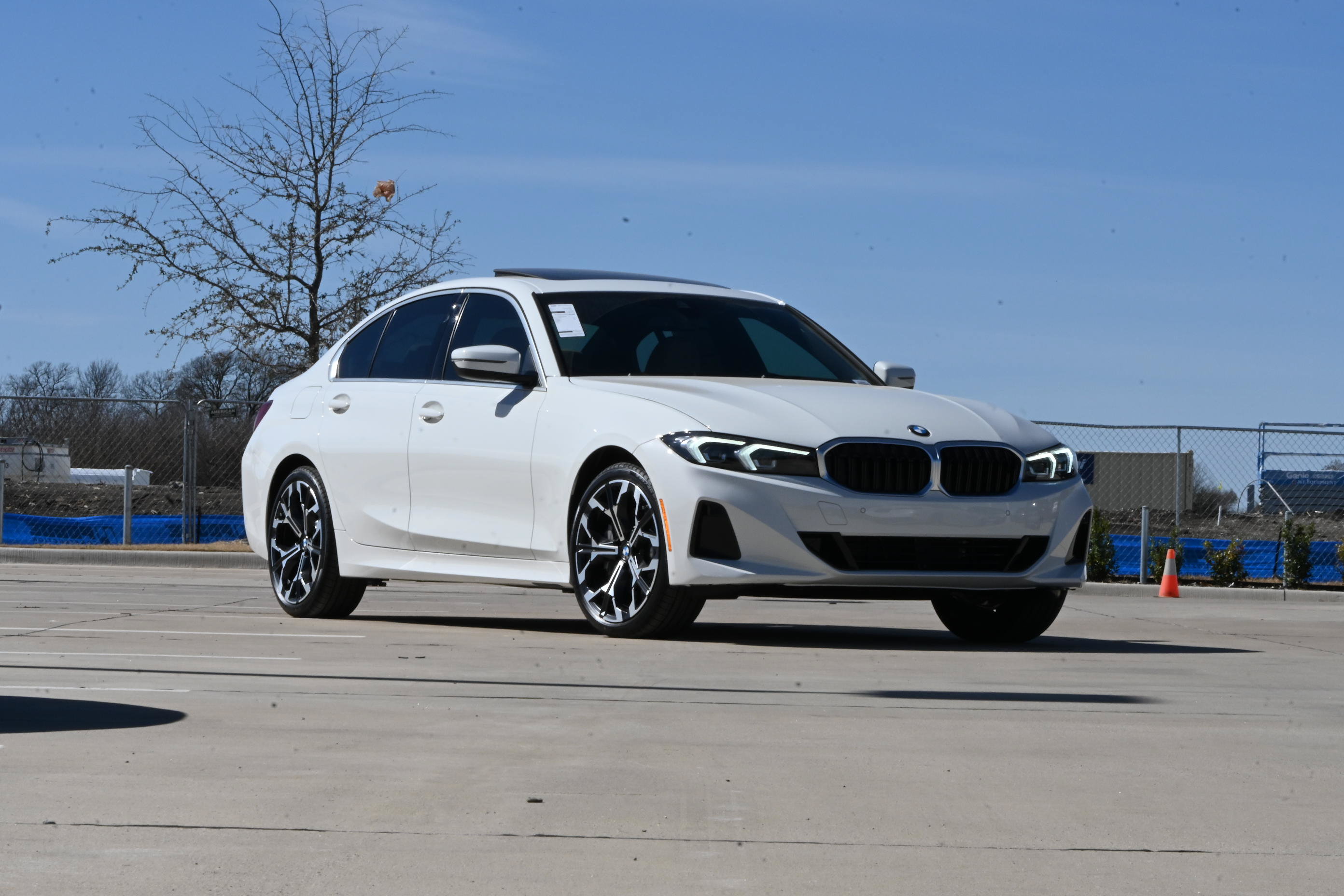 Used 2026 BMW 330i Sedan w/ Premium Package RWD image 1