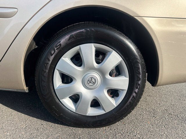 Used 2003 Toyota Camry LE w/ Preferred Accessory Pkg FWD image 3
