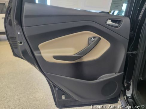 Used 2019 Ford Escape SEL AWD/4WD image 16