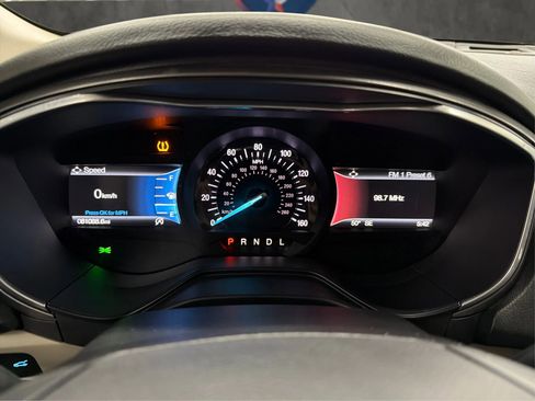 Used 2020 Ford Fusion SE FWD image 28