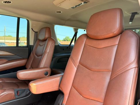 Used 2016 Cadillac Escalade ESV Premium AWD/4WD image 18