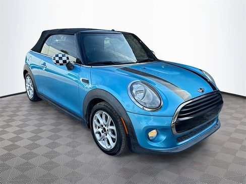 Used 2018 MINI Cooper Convertible image 4