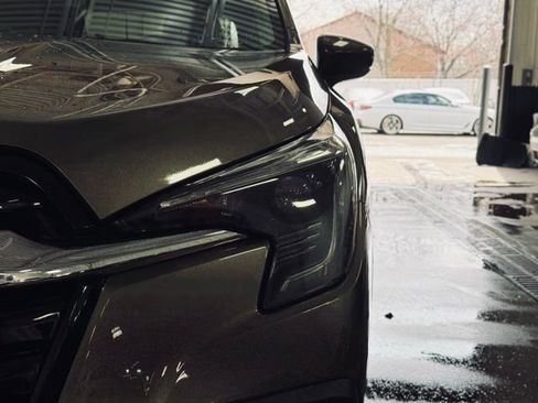 Used 2024 Subaru Ascent Premium w/ Convenience Package image 3