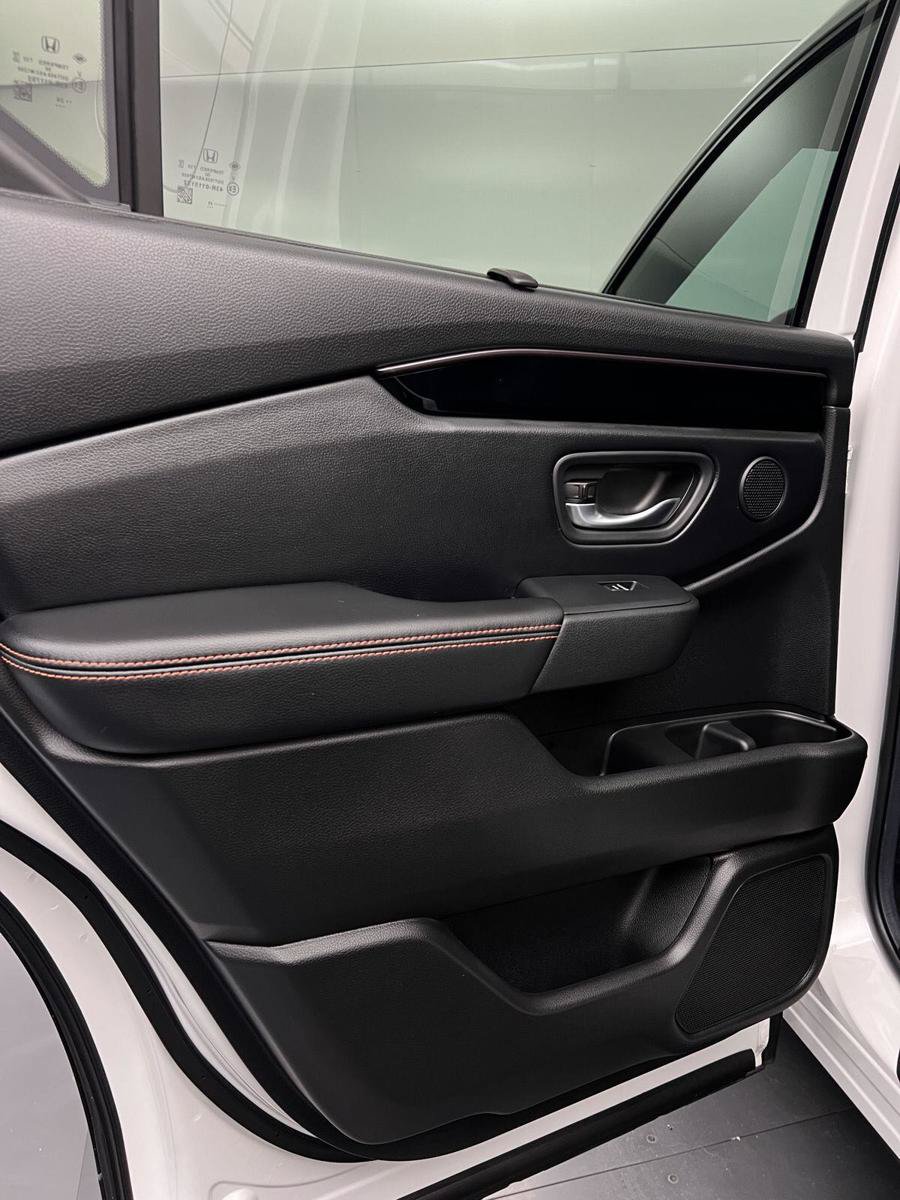 Certified 2025 Honda Pilot TrailSport image 23