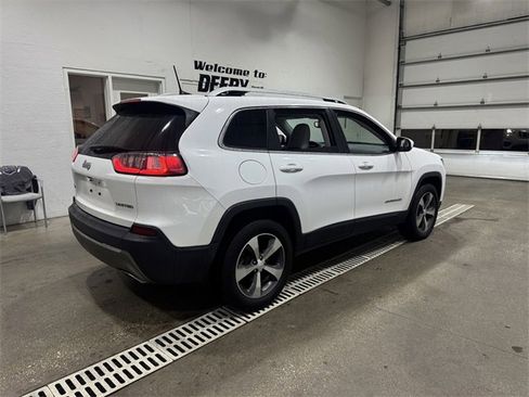Used 2019 Jeep Cherokee Limited image 8