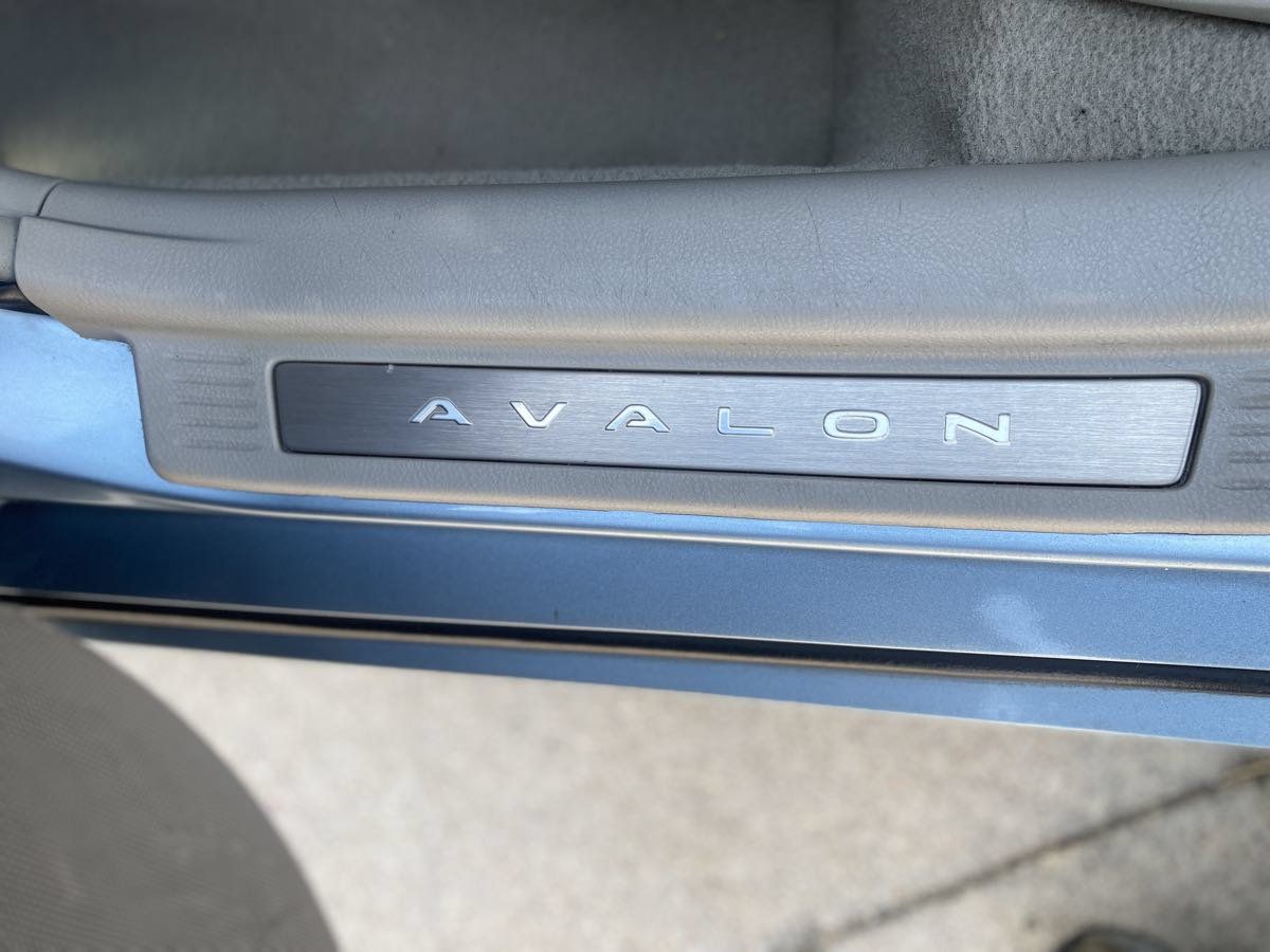 Used 2011 Toyota Avalon FWD image 12