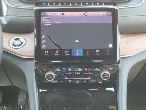 Used 2022 Jeep Grand Cherokee Summit w/ Advanced Protech Group IV image 17