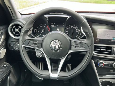 Used 2019 Alfa Romeo Giulia Ti Sport w/ Quick Order Package 22S Sport AWD/4WD image 29