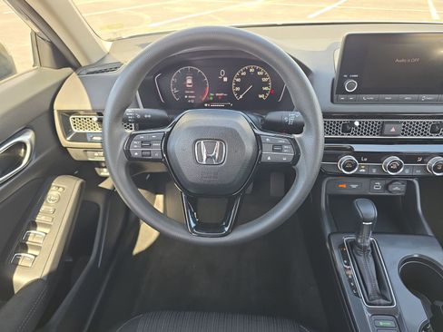 Used 2023 Honda Civic LX image 9