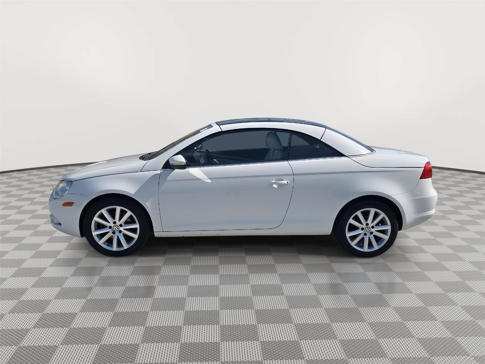 Used 2010 Volkswagen Eos Komfort FWD image 9