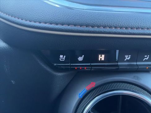 Used 2022 Chevrolet Blazer Premier w/ Enhanced Convenience Package image 24