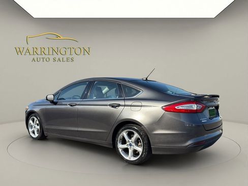 Used 2016 Ford Fusion SE image 5