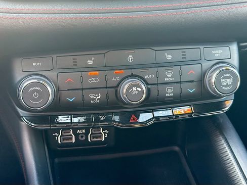Used 2023 Dodge Durango GT AWD/4WD image 32